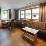 Haus Sonnenterrasse Apartman Fiss