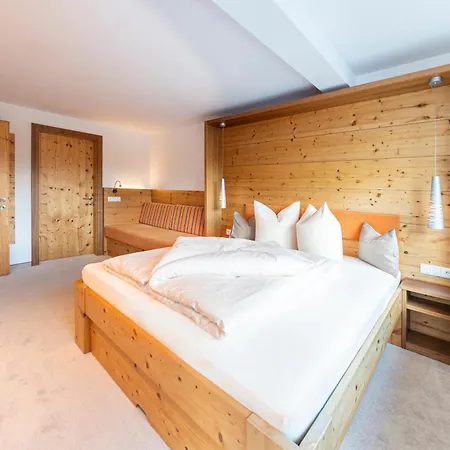 Haus Sonnenterrasse Apartment Fiss