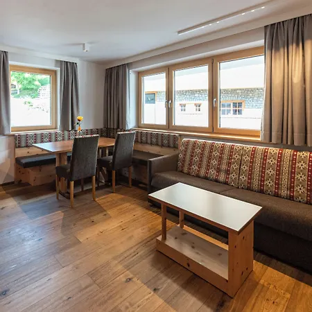 Haus Sonnenterrasse Apartment Fiss